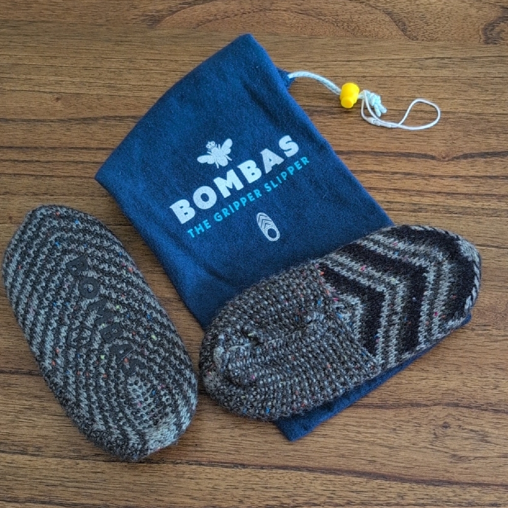 Bombas YOUTH Gripper Slippers with Bag
